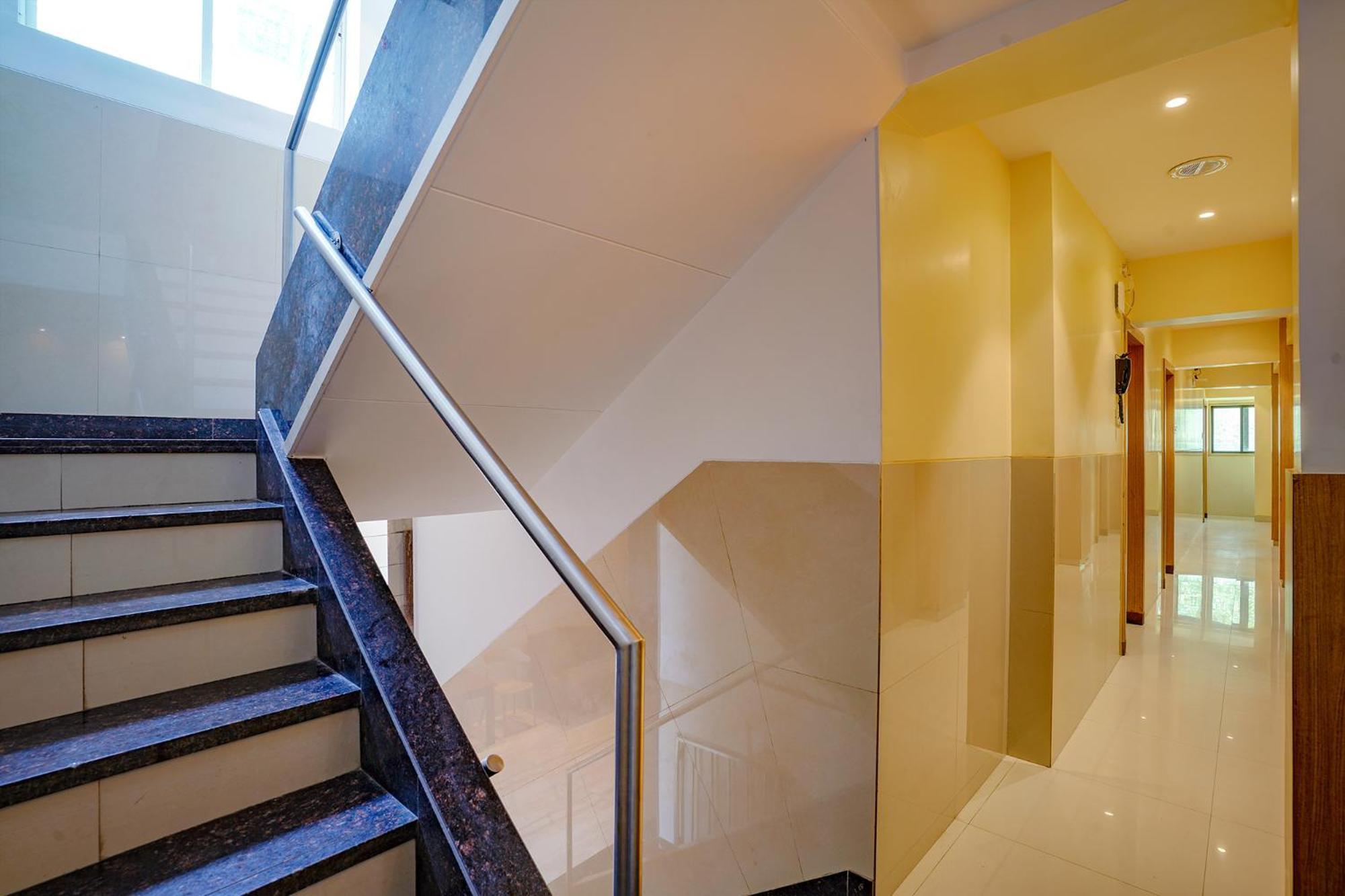 Fabhotel Starwood Residency - Behind Bmw Car Showroom Navi Mumbai Exterior foto